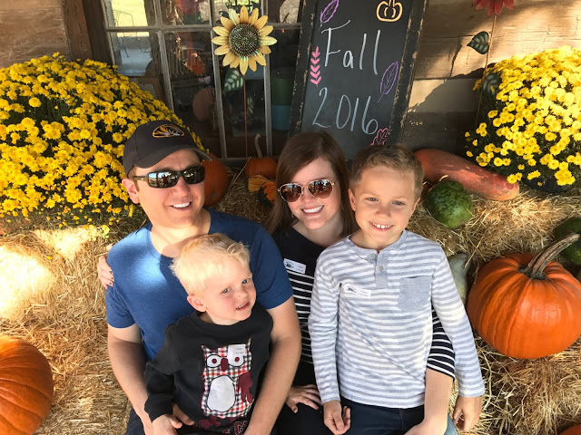 Family picture pumpkin patch 2016 