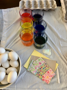 Weekend Recap: Dying Eggs with store bough kit